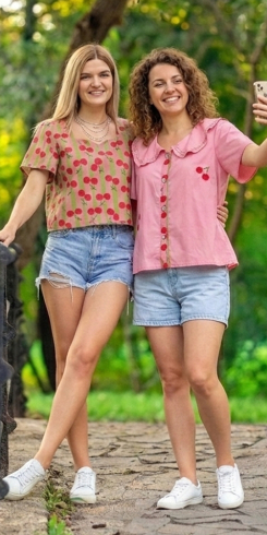 Blouses cerise - 59€